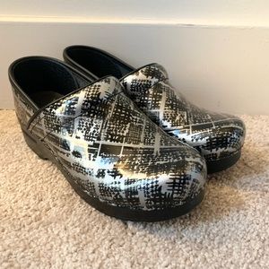 NWOT silver and black dansko clogs
